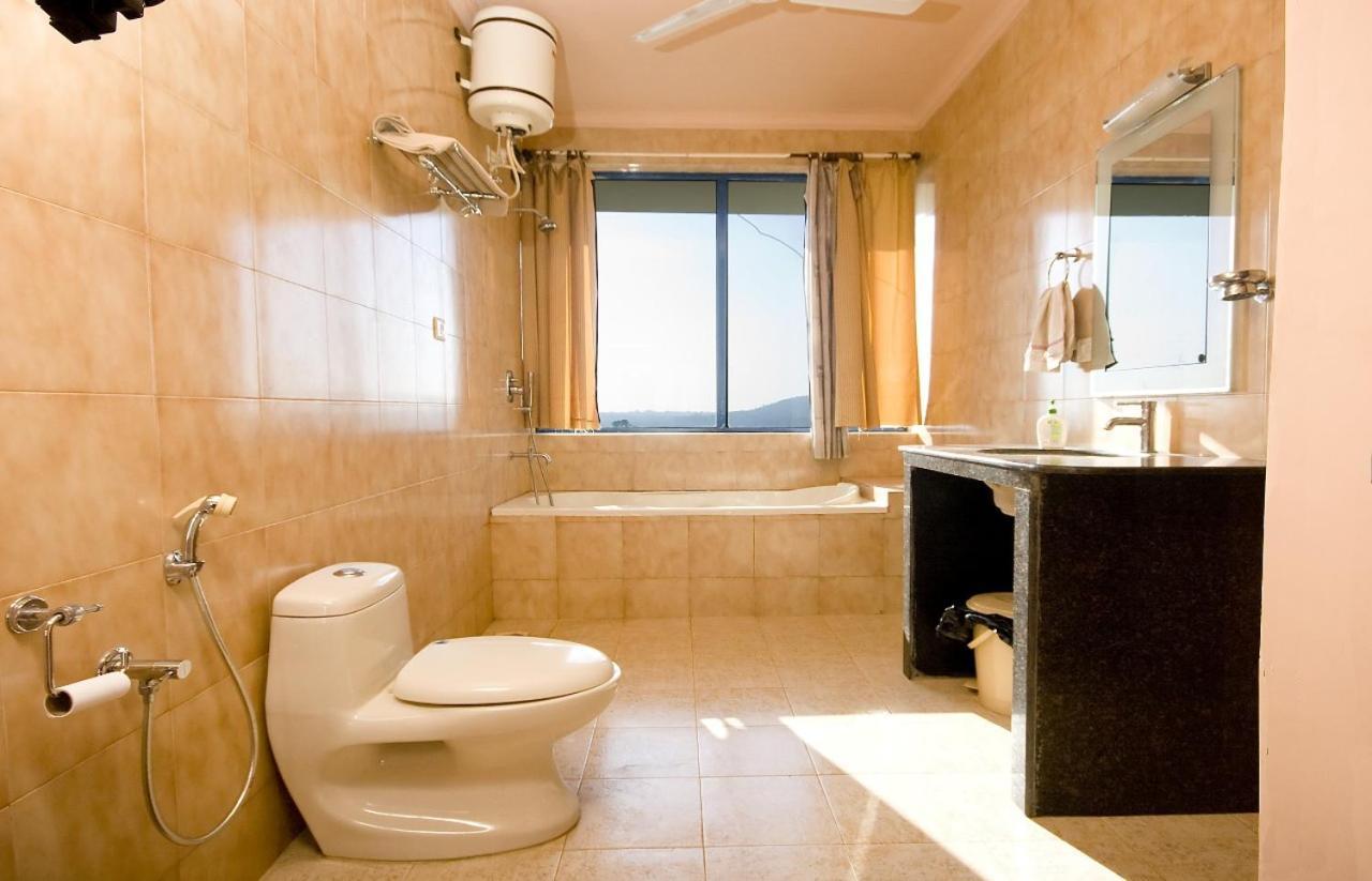 Amazing Hilltop 4 Bhk Villa With Private Pool Near Кандолим Экстерьер фото